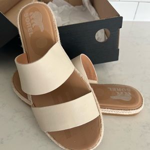 Ladies sorel 9.5 Ella slides